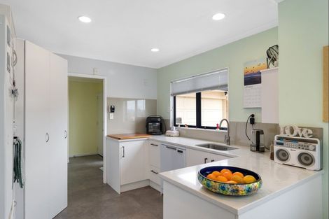 Photo of property in 25 Village Park Drive, Welcome Bay, Tauranga, 3112