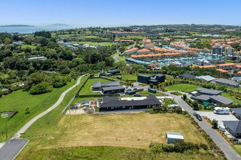 Photo of property in 3 Laguna Place, Matakatia, Whangaparaoa, 0930