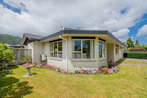 Photo of property in 11 Belvedere Avenue, Waikanae, 5036