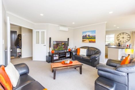 Photo of property in 89 Riverstone Drive, Riverstone Terraces, Upper Hutt, 5018