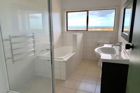 Photo of property in 5 Panorama Court, Red Beach, 0932