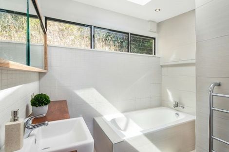 Photo of property in 72 Owhiro Bay Parade, Owhiro Bay, Wellington, 6023