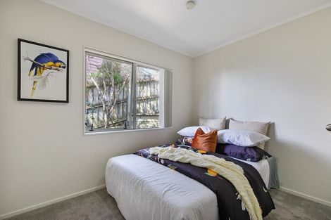 Photo of property in 23 Tyrico Close, Unsworth Heights, Auckland, 0632