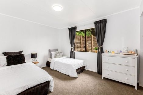 Photo of property in 35 Omapere Street, Whitby, Porirua, 5024