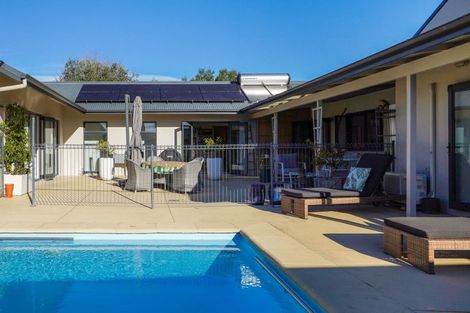 Photo of property in 1 Hikanui Place, Havelock North, 4130