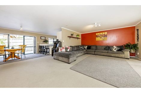 Photo of property in 2 Belinda Avenue, Flat Bush, Auckland, 2023