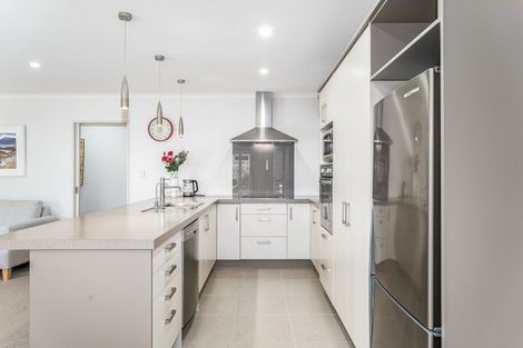 Photo of property in 19 Tongariro Drive, Aotea, Porirua, 5024