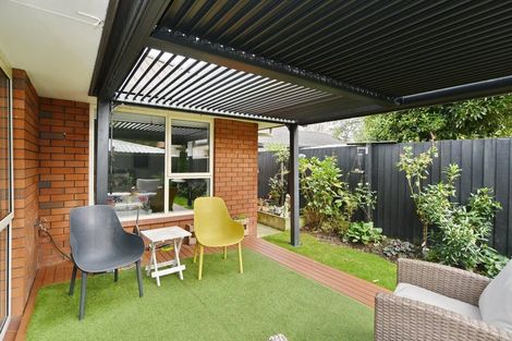 Photo of property in 2/43 Kedleston Drive, Avonhead, Christchurch, 8042