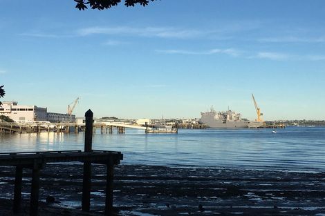 Photo of property in 1/15a Stanley Point Road, Stanley Point, Auckland, 0624