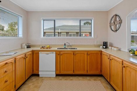 Photo of property in 2/41 Riverside Road, Orewa, 0931