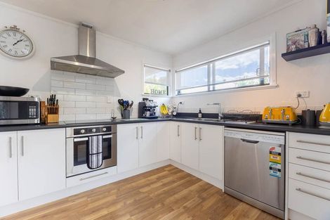 Photo of property in 127 Tilley Road, Paekakariki, 5034