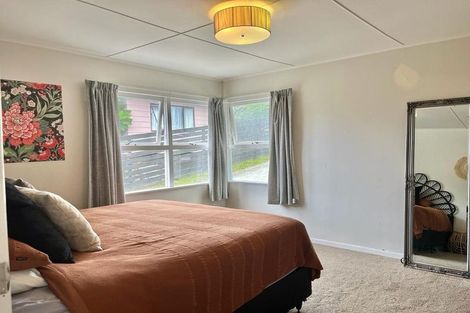 Photo of property in 1 Christina Avenue, Te Atatu South, Auckland, 0602