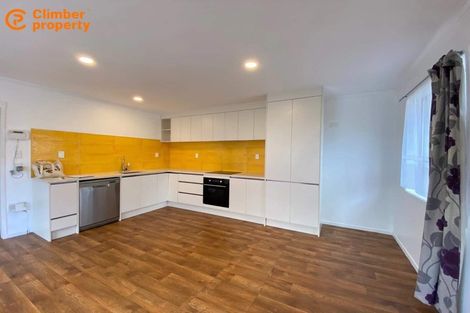 Photo of property in 2/2 Aotea Road, Glen Eden, Auckland, 0602