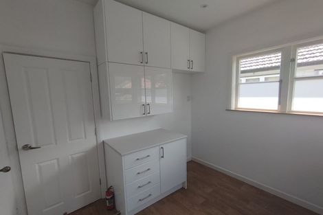 Photo of property in 114 Cambridge Terrace, Fairfield, Lower Hutt, 5011