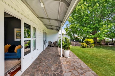 Photo of property in 27 Neeve Road, Taradale, Napier, 4112