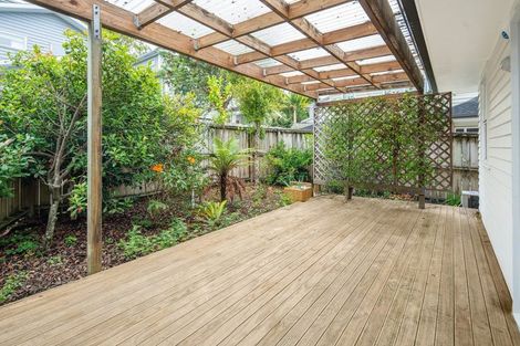 Photo of property in 27 Normanton Street, Glenfield, Auckland, 0629