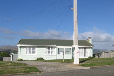 Photo of property in 81 Matatiro Street, Titahi Bay, Porirua, 5022