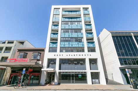 Photo of property in 17 Kent Terrace - Kent Apartments, 7e/16 Kent Terrace, Mount Victoria, Wellington, 6011