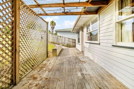 Photo of property in 73 Fairclough Road, Beach Haven, Auckland, 0626