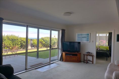 Photo of property in 9 Moana Road, Plimmerton, Porirua, 5026