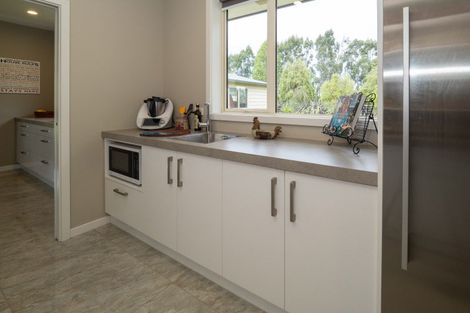 Photo of property in 128 Johnstone Street, Tinwald, Ashburton, 7774