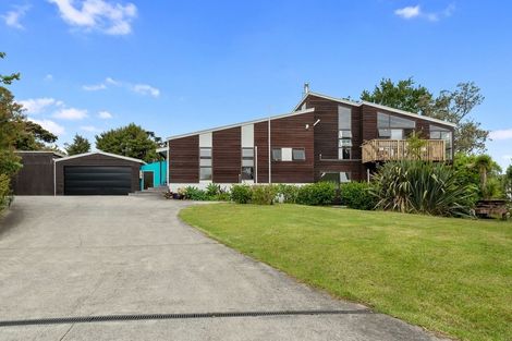 Photo of property in 17 Chatham Avenue, Paremoremo, Auckland, 0632