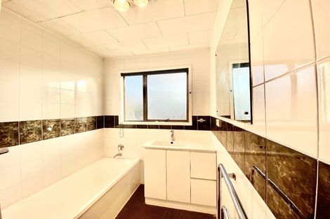 Photo of property in 15 Mon Desir Place, Manurewa, Auckland, 2102