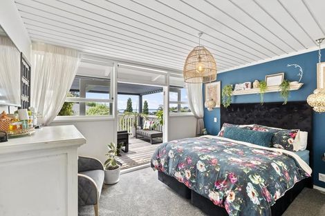 Photo of property in 42a Colmar Road, Mellons Bay, Auckland, 2014