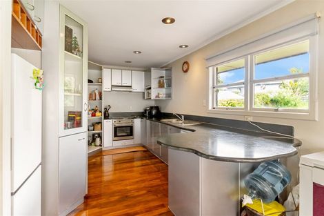 Photo of property in 14 Kennedy Avenue, Forrest Hill, Auckland, 0620
