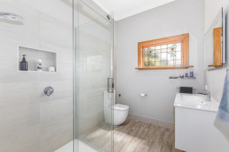 Photo of property in 21 Farm Road, Northland, Wellington, 6012