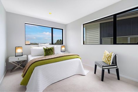 Photo of property in 4035f Great North Road, Glen Eden, Auckland, 0602