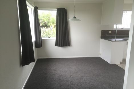 Photo of property in 4 Stallard Place, Glen Eden, Auckland, 0602