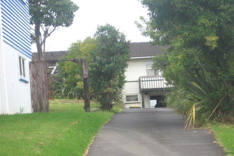 Photo of property in 1/10 Segedin Place, Glenfield, Auckland, 0629