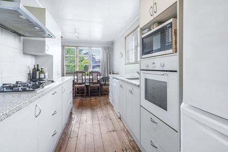 Photo of property in 28 Paul Crescent, Fairfield, Hamilton, 3214