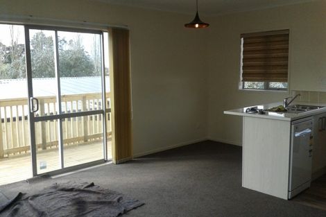 Photo of property in 37 Hibiscus Coast Highway, Silverdale, 0932