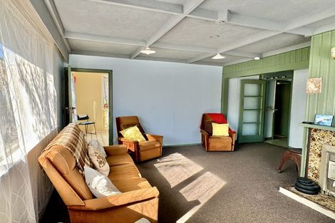 Photo of property in 102 Champion Street, Cannons Creek, Porirua, 5024