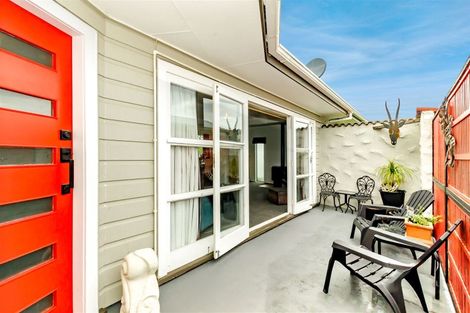 Photo of property in 43 Walton Road, Paraparaumu Beach, Paraparaumu, 5032