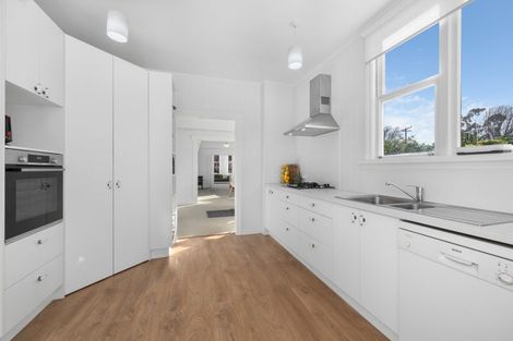 Photo of property in 60 Park Terrace, Blenheim, 7201