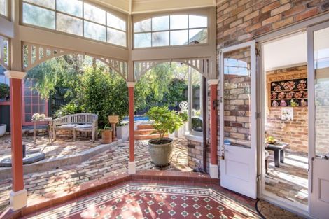 Photo of property in 11 Rattray Street, Devonport, Auckland, 0624