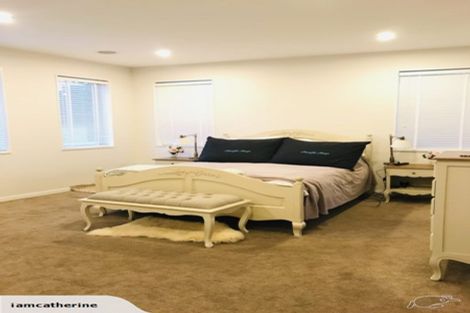 Photo of property in 31 Keating Rise, Northcross, Auckland, 0632