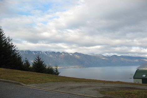 Photo of property in 57 Greenstone Place, Fernhill, Queenstown, 9300