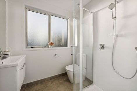 Photo of property in 4a Bosun Place, Te Atatu Peninsula, Auckland, 0610