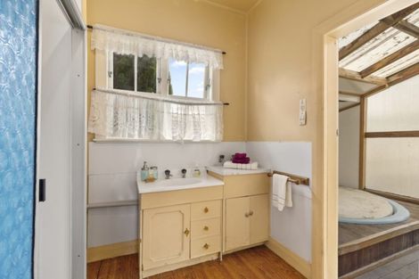 Photo of property in 28 Cudby Street, Woburn, Lower Hutt, 5011