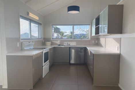 Photo of property in 43a Marellen Drive, Red Beach, 0932