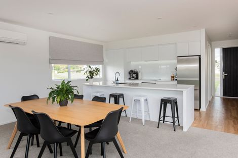 Photo of property in 53 Hamilton Drive, Wainui, Gisborne, 4010