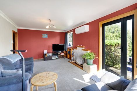 Photo of property in 2 Awanui Street, Merrilands, New Plymouth, 4312