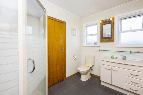 Photo of property in 11 Courtenay Road, Heretaunga, Upper Hutt, 5018