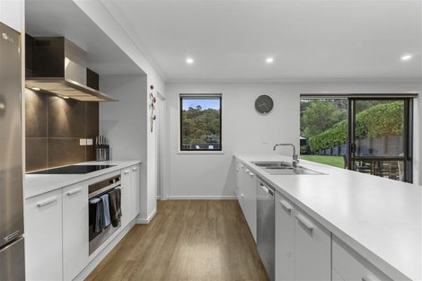 Photo of property in 6 Tirohanga Crescent, Stanmore Bay, Whangaparaoa, 0932