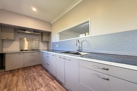 Photo of property in 27 Sandybrow, Churton Park, Wellington, 6037