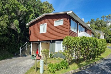 Photo of property in 1/15 Bloomsbury Grove, Newlands, Wellington, 6037